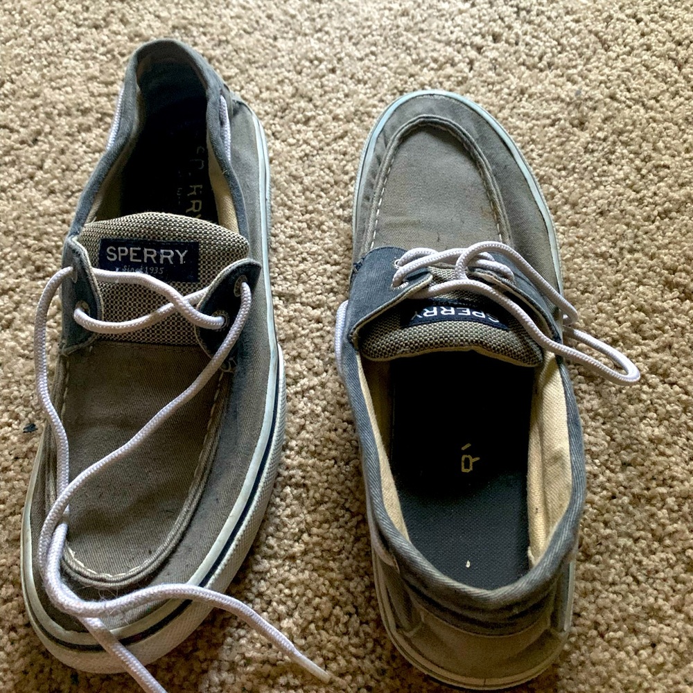 9.5 men sized sperry dress shoes